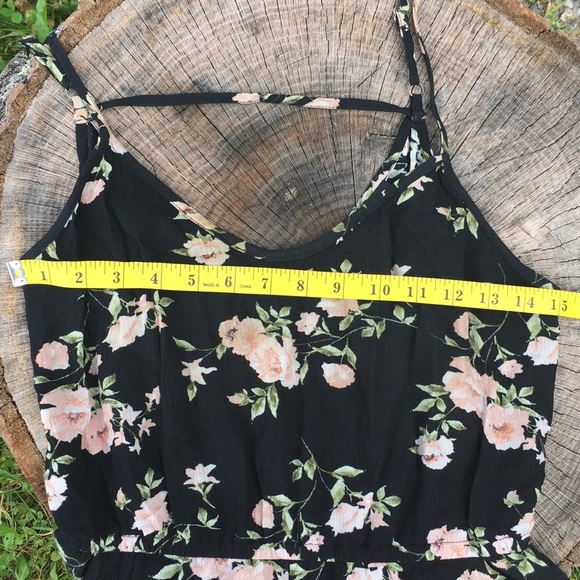 🌸 Forever 21 flower romper 🌸 - Picture 6 of 6